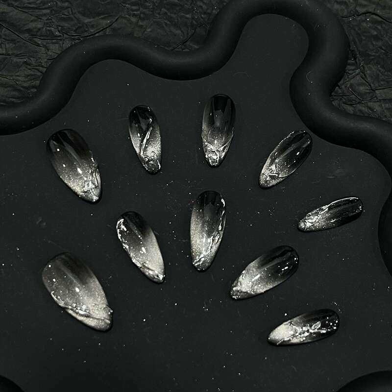 【Mie Mie】Purely Handmade Niche Silver-Black Cat-Eye 3D Line Drawing Original Almond-Shaped Press-On Nails
