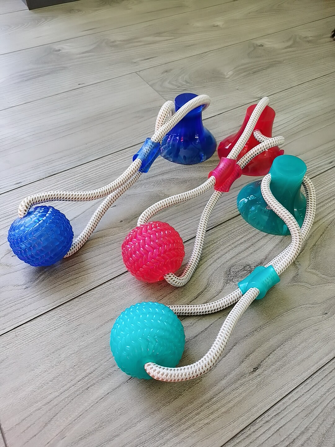 Sierra pet pooch toy resistant to bite and tooth pull Interactive suction cup tug-of-war knot rope