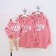 Phụ huynh mặc áo len hợp thời trang mới 2020 áo len mùa xuân thêu hoodie mẹ và con gái mẫu giáo phong cách nước ngoài mẹ và con gia đình ba người - Trang phục dành cho cha mẹ và con