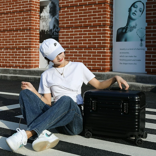 Универсальный чемодан, 20 дюймов, 18 дюймов