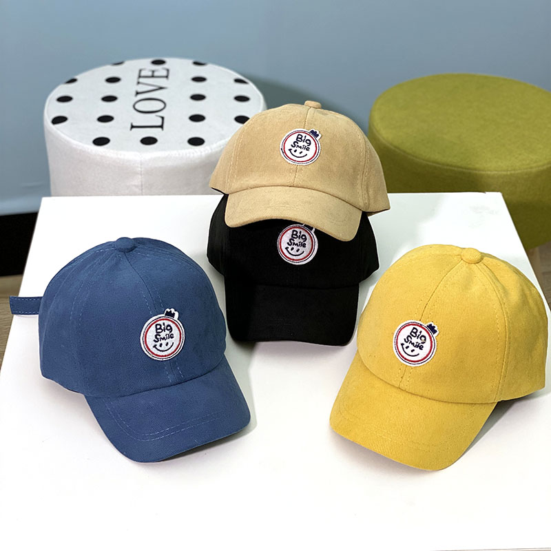 Autumn children's peaked cap 1-3 years old Korean version of fashion men and women baby car stickers smiley baseball cap 2 tide casual hat