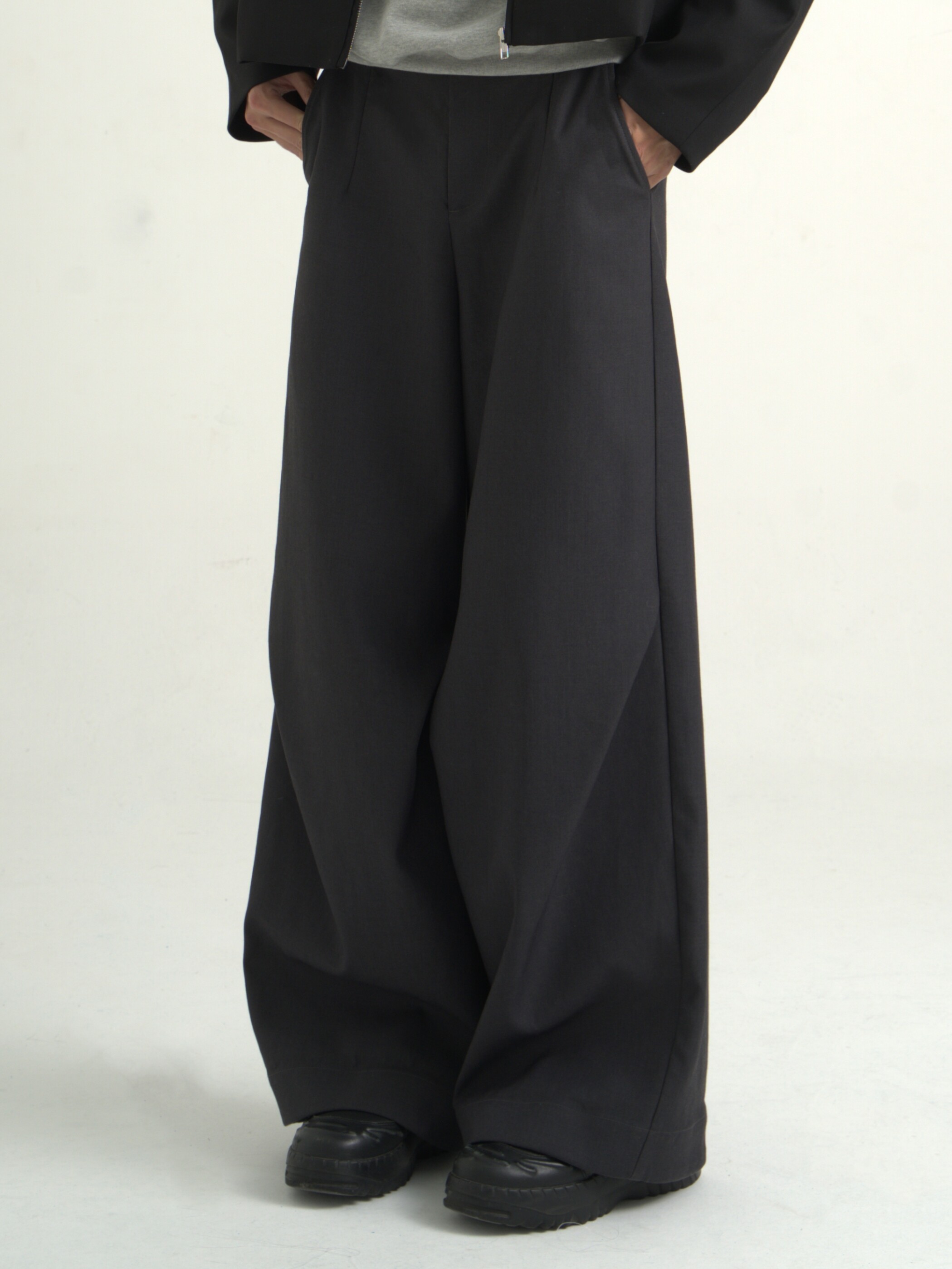 world.taobao.com: Nothingnoth | Diagonal Pleated Dark Gray Wide