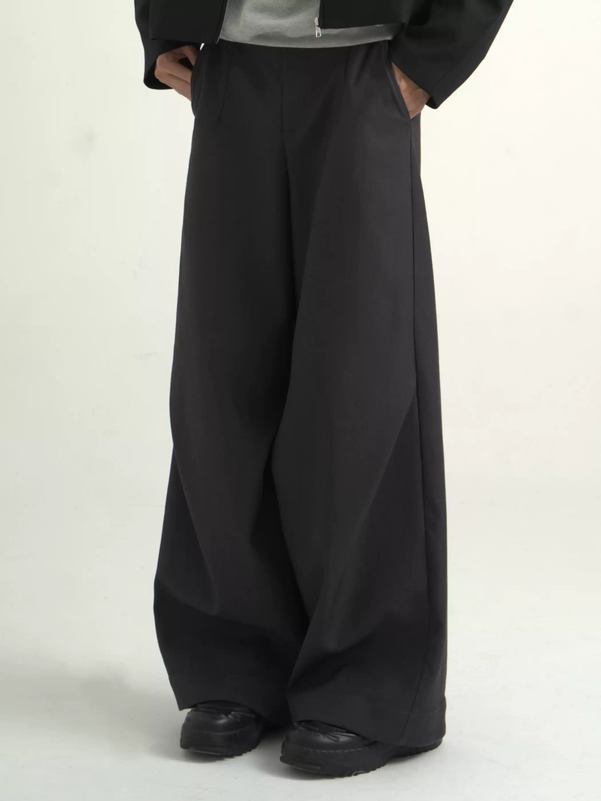 world.taobao.com: Nothingnoth | Diagonal Pleated Dark Gray Wide