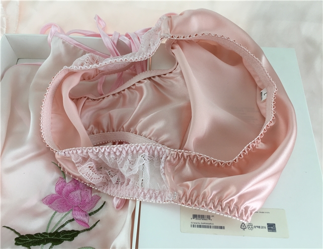 Quần lót lụa lụa lụa nữ tam giác đất đồ lót phụ nữ thong đồ lót gợi cảm quần lót trẻ em