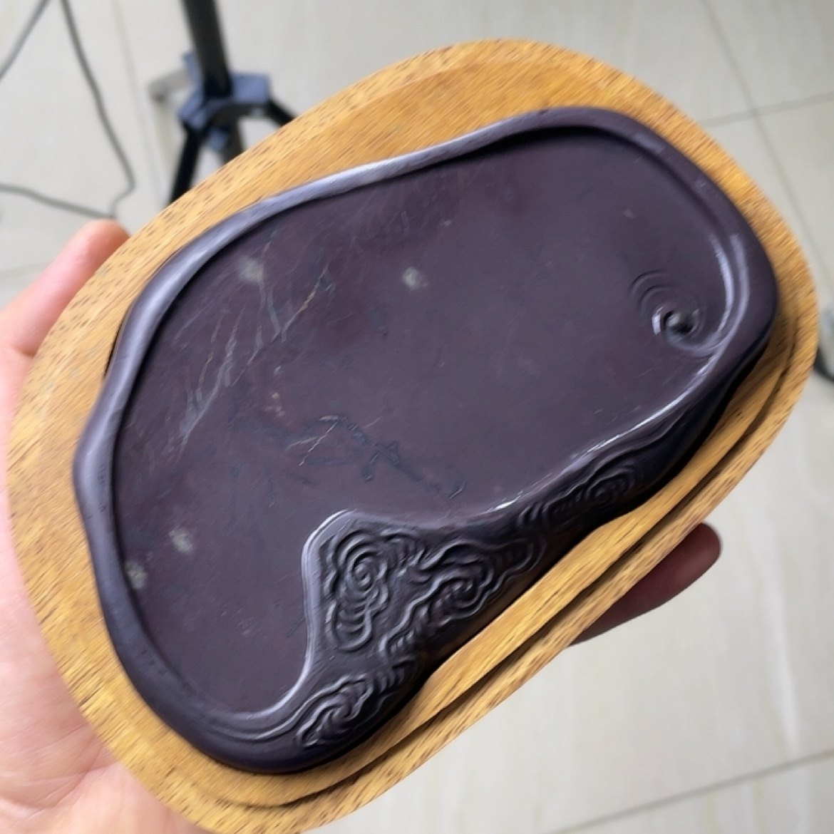 肇庆端砚:翡翠线天青姻紫红,老坑砚台的极致之美,15.3X9.8X2.2cm的收藏级臻品-砚台-淘宝百科网