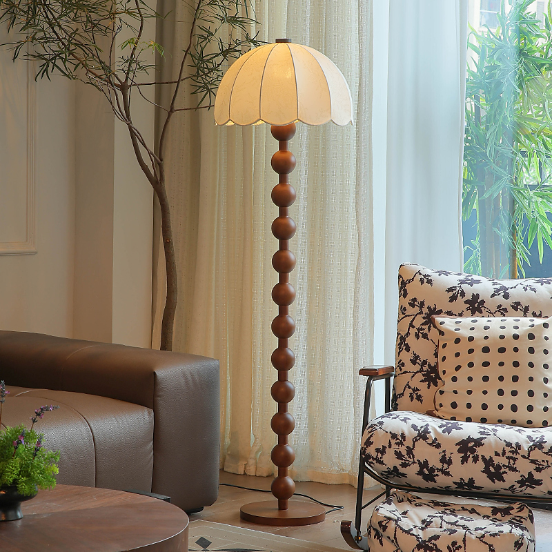 French-Style Mid-Century Living Room Solid Wood Floor Lamp, Vintage Wabi-Sabi Style Fabric Hotel Sofa Side Bedroom Decorative Lamp