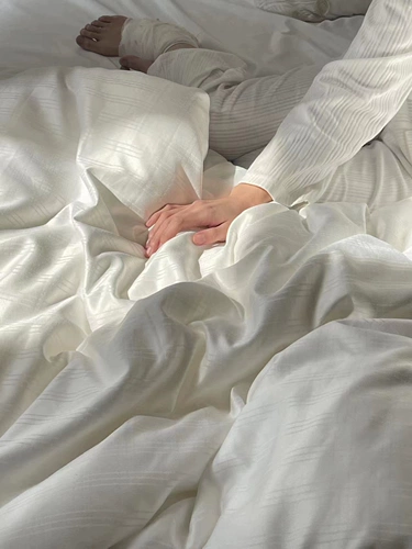 Подобрать!Фабричная кровопотка весна и летняя весна лето летние лето прохладное стеганое шелковое шелковое шелк шелк весит 3,5 кора