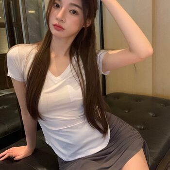 2025 Summer Modal Pocket Design Draped Tight Top Irregular V-Neck Hot Girl White Short Sleeve T-Shirt for Women