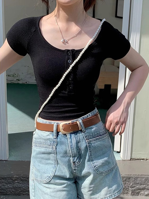 Light Purple Spicy Girl Short-Sleeved U-Neck T-Shirt for Women, Summer 2025 New Style, Unique Button Design, Slimming and Tight-Fitting Short Top