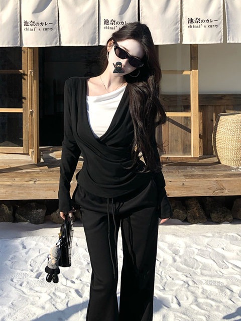 Fake Two-Piece Color-Blocked Long-Sleeve Base Shirt for Women, Autumn and Winter American Style Layered Wear with Thin Fleece, Slim Fit and Flattering Inner Top