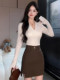 Lightly Mature, Slim-Fitting, V-Neck Base Shirt for Women, Suitable for Autumn and Winter, Can Be Worn Outside, Black, Fashionable, Niche, Inner Wear, Bell-Sleeve Top