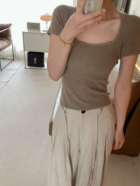 French-Style Square-Neck Short-Sleeve Wool Knit Top for Women, Summer 2025, Pure and Alluring Style, Waist-Cinching, Slim-Fit, Short T-Shirt Top