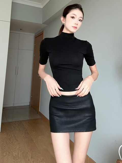 Sexy Style Black Half-High Collar Mid-Sleeve T-Shirt for Women, Spring Season, Slim Fit, Elegant and Cool Black Top for Stylish Ladies