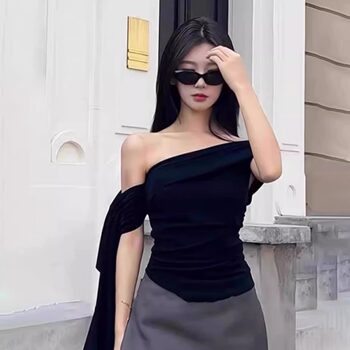2025 New Korean Style Design, Spicy Girl Style, Off-Shoulder, Slim Fit, Sexy and Elegant Women's Summer Top