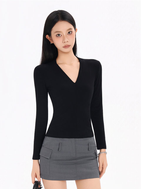 Tight-Fitting Long-Sleeved Bottoming Top for Women, Autumn and Winter 2025 New Style, Slim Fit, Versatile, Pure Color V-Neck Bottoming Shirt