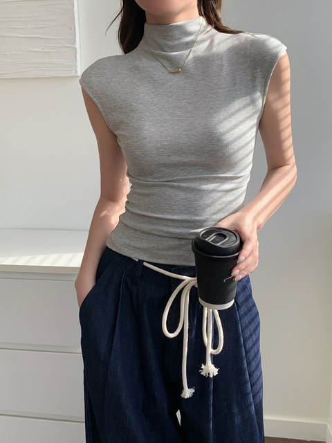 Sleeveless Top for Women, Summer 2025 New Thin Style, Regular Shoulder, Outerwear, Slim Fit, High-Neck T-Shirt for a Trendy Look