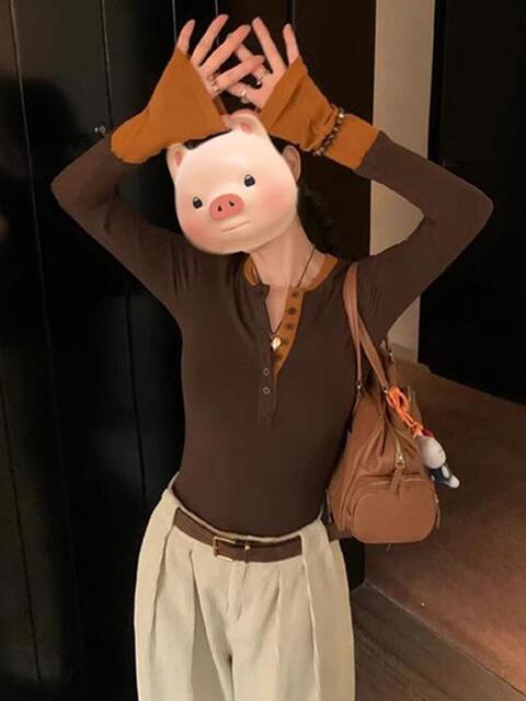 American Retro Contrasting Color Half-Open Collar Knitwear for Women in Autumn and Winter, Super Nice-Looking Long-Sleeved Low-Neck Slim-Fitting Bottoming Top