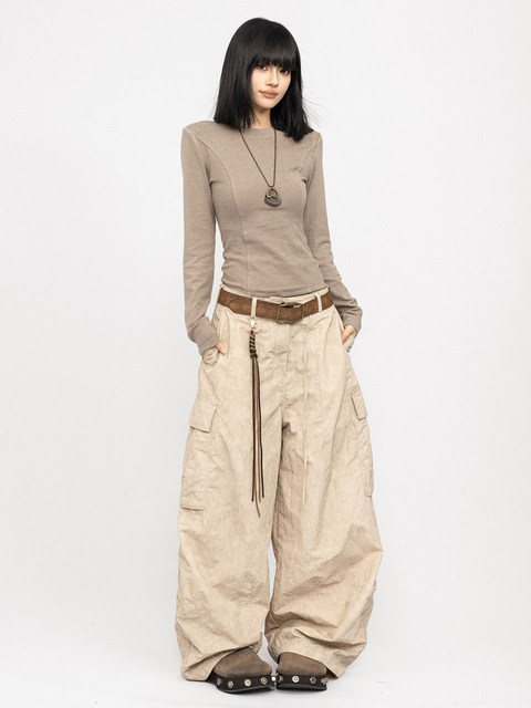 American-Style Spicy Girl Long-Sleeve T-Shirt for Women, Autumn and Winter Design, Niche Tight-Fitting Base Shirt, Slimming Oatmeal Color Inner Top