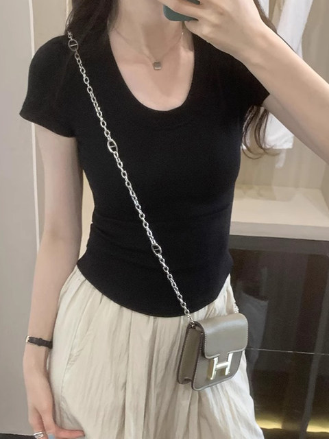 Age-Reducing Round-Neck Korean-Style Short-Sleeved T-Shirt for Women, Summer 2025 New Style, Tight-Fitting, Slimming, Regular Shoulder, Inner Wear Top