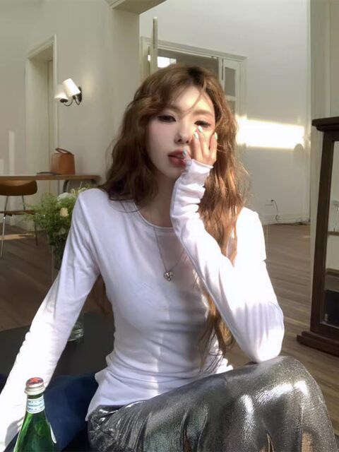 Hong Kong Style Sexy Slightly See-Through Thin Long-Sleeve Base Shirt Slimming White T-Shirt for Women New Round Neck Slim-Fit Sun Protection Top