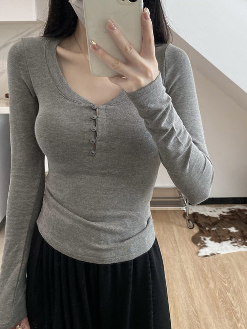 Large U-Neck Gray Long-Sleeve Base Shirt T-Shirt for Women, Autumn and Winter Slim Fit, Flattering and Stylish Inner Top