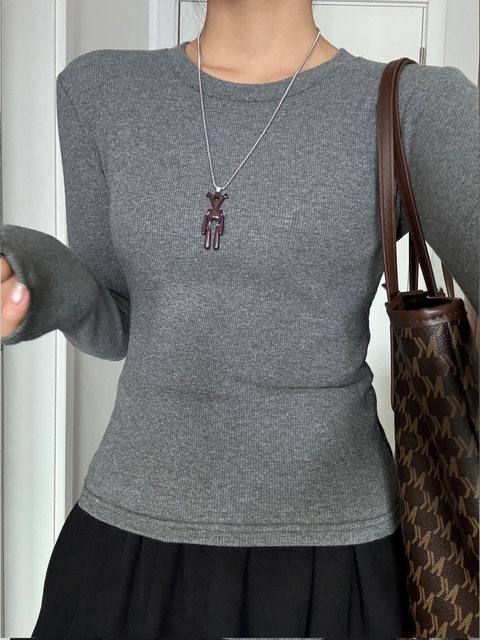 Pure Desire Hot Girl Round Neck Long Sleeve Slim Fit Base Shirt for Women, Autumn and Winter Slimming Versatile Solid Color Base Top