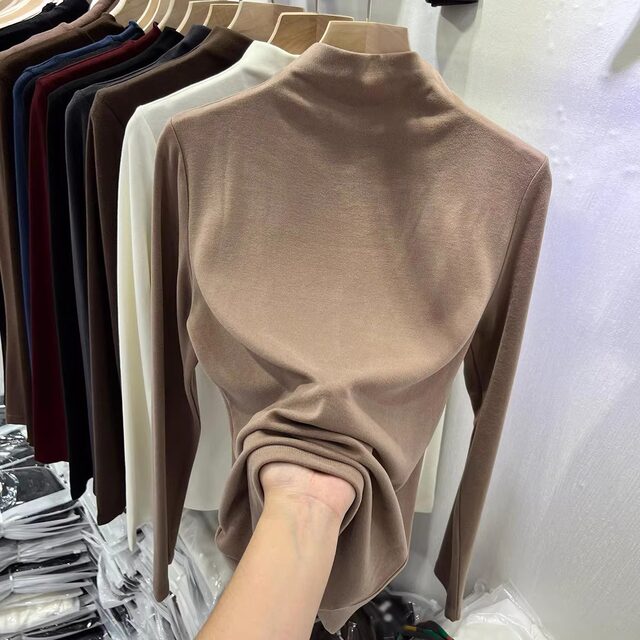 Half-High Collar, Regular Shoulder, Long-Sleeve Base Shirt for Women, Autumn and Winter T-Shirt, Stylish Layering, Slim Fit, Thin Fleece, Brushed Fabric Top