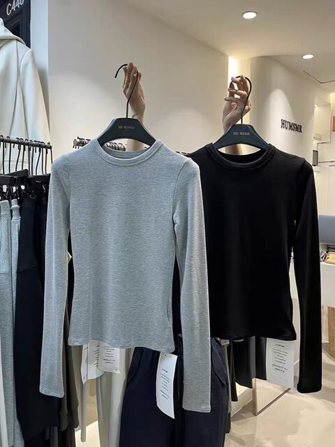 Basic Solid Color Versatile Base Shirt for Women, Autumn and Winter Slim-Fit Inner Top, Stylish Round Neck, Regular Shoulder, Long Sleeve, Short T-Shirt
