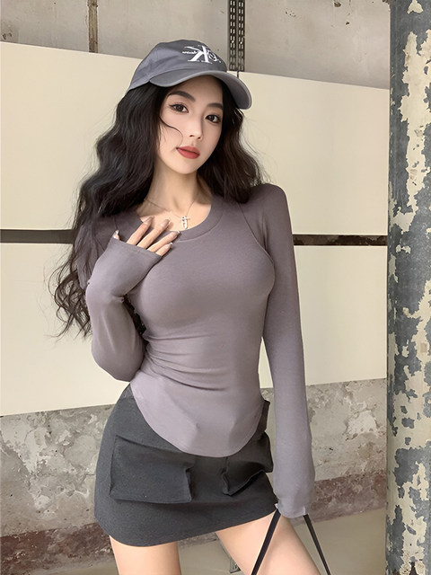 White Long-Sleeve T-Shirt for Women, Autumn/Winter 2025 New Style, Round Neck Base Layer, Slim Fit, Regular Shoulder, Spicy Girl Fishbone Top