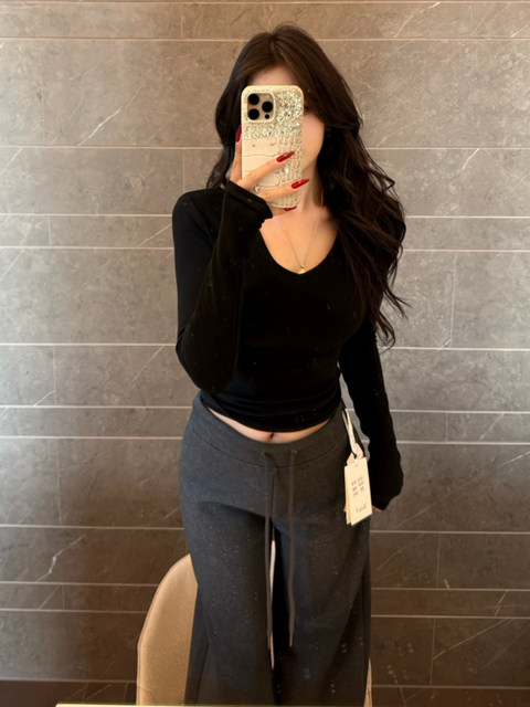 2025 New V-Neck Long-Sleeve Base Shirt T-Shirt for Women, Autumn and Winter Pure Desire Spicy Girl Slim Fit Slimming Base Shirt Top