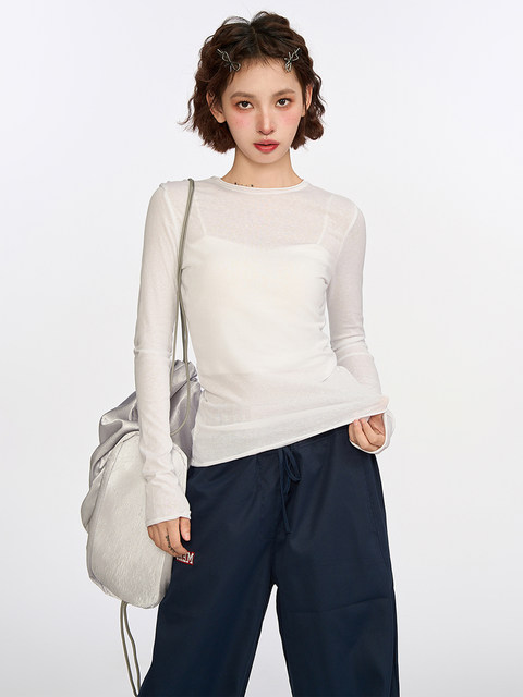 White Semi-Sheer Long-Sleeve T-Shirt for Women, Suitable for Summer, Spring, and Autumn, Thin Sunscreen Cover-Up, Slim Fit, Versatile Base Layer Top