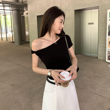Asymmetrical Shoulder Twist Design Off-Shoulder Short-Sleeve T-Shirt for Women, Spring/Summer Stylish Slim-Fit Slant Neck Top That Reveals Collarbone, Pure Desire Hot Girl Style
