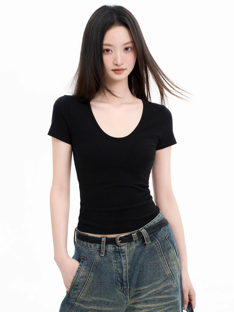 Black U-Neck Short-Sleeve T-Shirt for Women, Summer Sexy Low-Neck Revealing Collarbone, Slim Fit, Regular Shoulder, Slimming Base Shirt Top