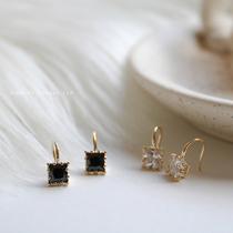 Advanced feel earrings French niche retro zircon small fashion commuter earrings Korean temperament Net red earrings female