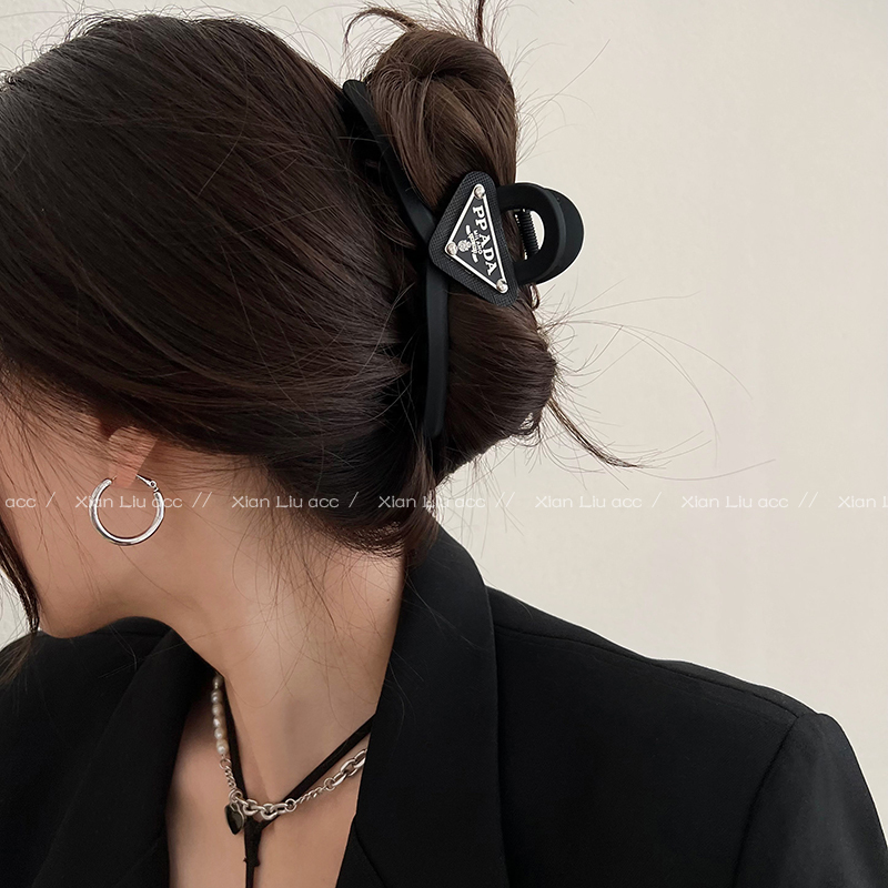 Black Large Triangle Hair Claw Clip for Women, 2026 New Model, High-End Feel, Elegant Shark Clip Hair Accessory