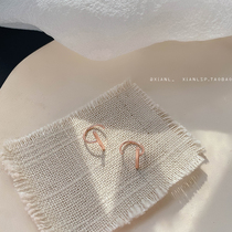 Sleeping without picking earrings niche design T-shaped rose gold earrings female Korean temperament simple earrings earrings