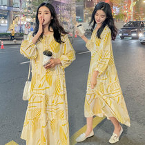 Pregnant woman with dress and dress for womens spring and summer South Korean Superfairy online Red seaside holiday Bohemian Summer mid-long dress