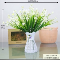 3 белые орхидеи + белая цветочная корзина