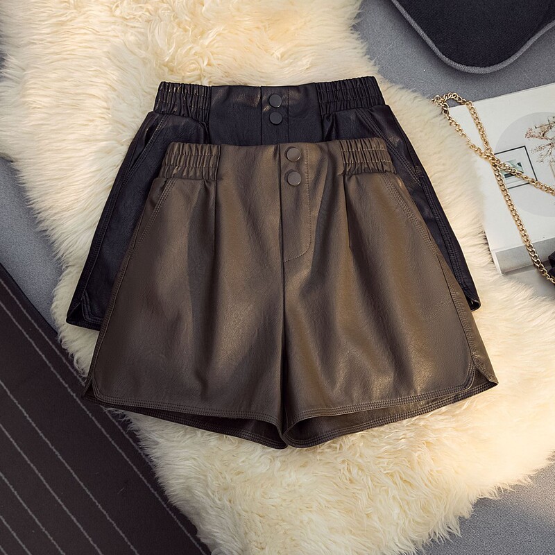 2026 Autumn/Winter New Plus Size High-Waisted Slimming Leather Shorts Versatile Black Fitted A-Line Shorts Trendy