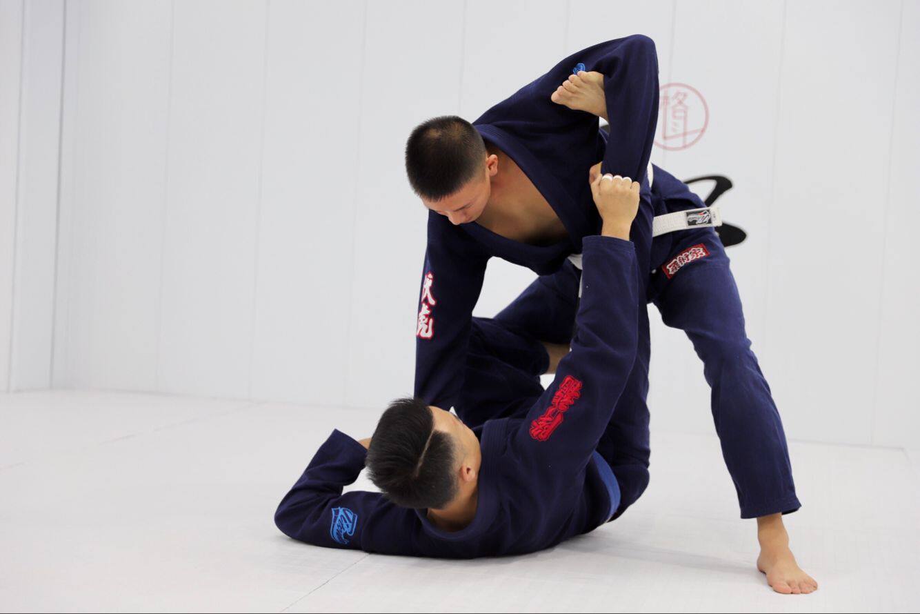 Jitsuka Conquering the Dragon and Subduing the Tiger Series Limited Edition Navy Blue Honeycomb Weaving Brazilian Jiu-Jitsu Suit with Taoist Bag