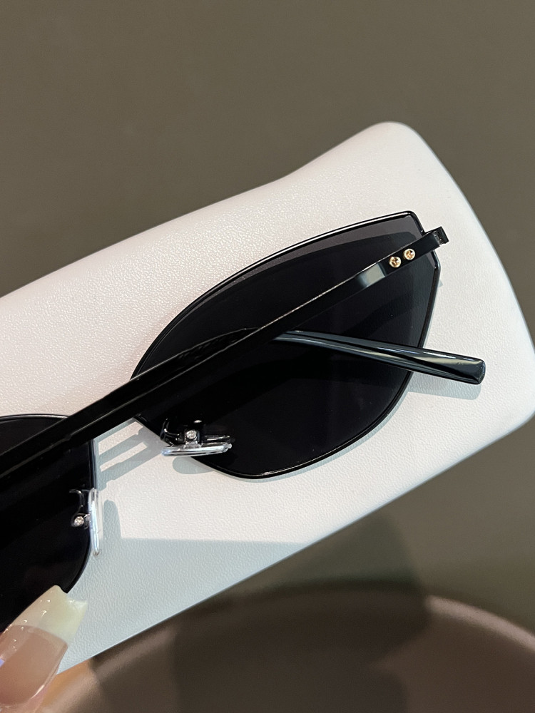 Cat-Eye Sunglasses for Women, High-End Retro Metal Y2K Style, Street Style for Round Faces, Uv Protection Sunglasses for Men