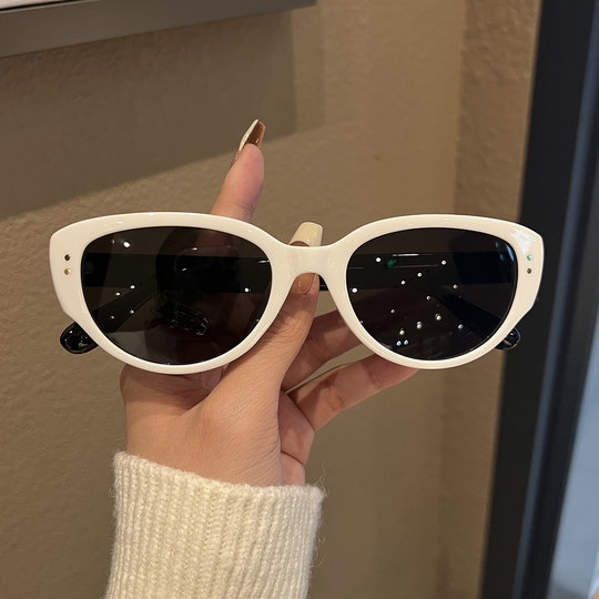 Retro cat-eye anti-UV sunglasses for women, high-end ins Internet celebrity oval versatile eye protection sunglasses for men