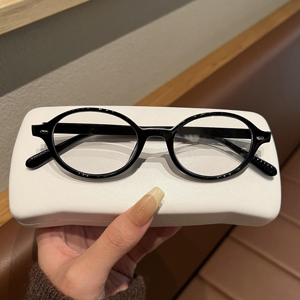 Retro Oval Nerd Glasses for Women, Versatile, High-End, Anti-Blue Light, Plain Glasses, No Makeup, Face-Slimming Glasses Frame