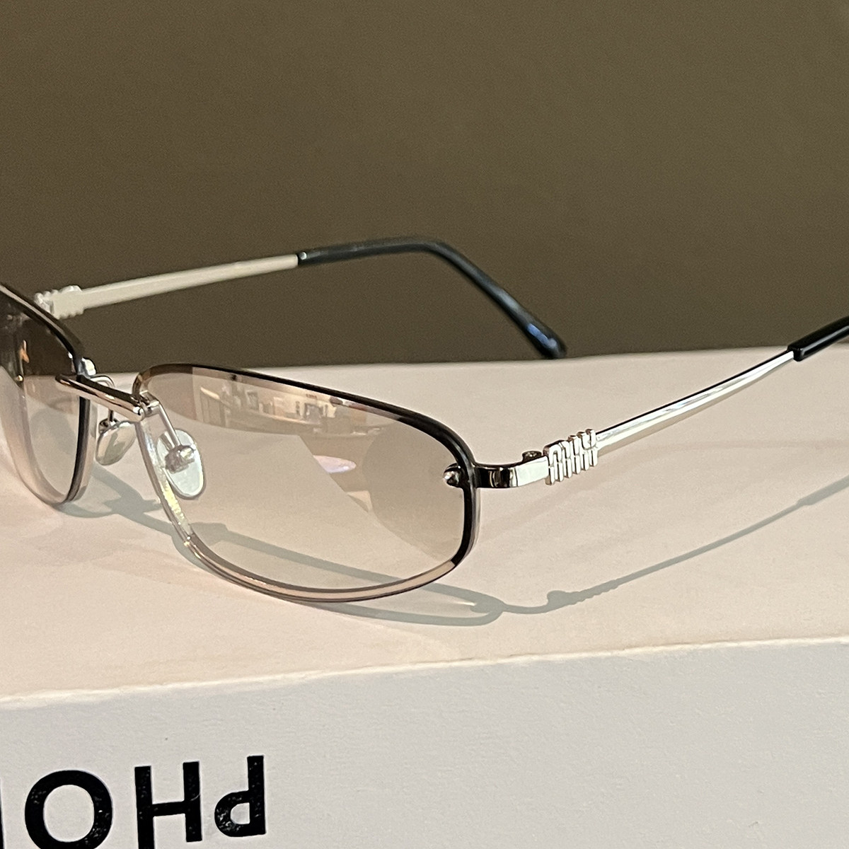 European and American Frameless Mercury-Colored Y2K Oval Sunglasses 2025 New Versatile High-End Photo-Taking Styling Sunglasses