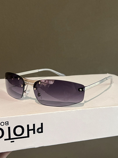 Retro y2k Sweet Cool Hot Girl Frameless Sunglasses 2025 New Men and Women Photo Concave Shape Sunglasses Anti-UV