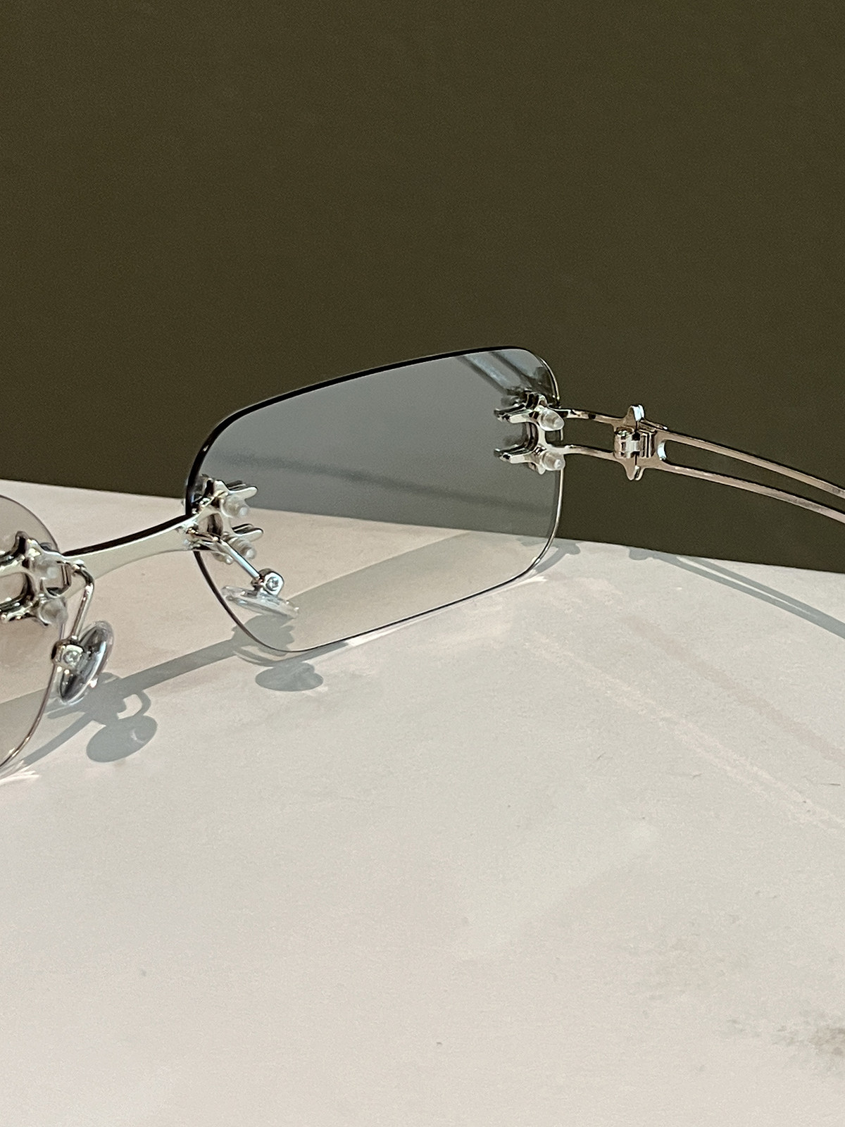 2025 New Rimless Mercury-Colored Sunglasses for Women Y2K Retro High-End Elegant Hot Girl Style Sunglasses Trendy