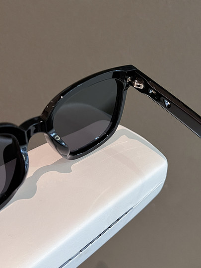 2024 New Men's Large Frame Slim Sunglasses for Driving HD Polarized Sunglasses Anti-UV Trend