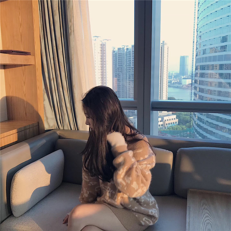 Hàn Quốc chic mùa thu và mùa đông lỏng lẻo retro lười áo len cổ chữ V hoang dã áo len trắng cam thời trang nữ 2021