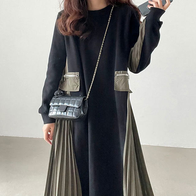 Korean chic autumn and winter retro niche round neck contrasting color design loose casual splicing pleated dress for women