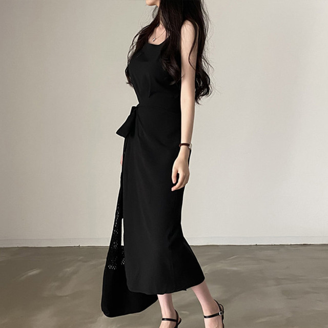 Korean chic summer French style round neck strap waist slimming sleeveless long dress little black skirt for women